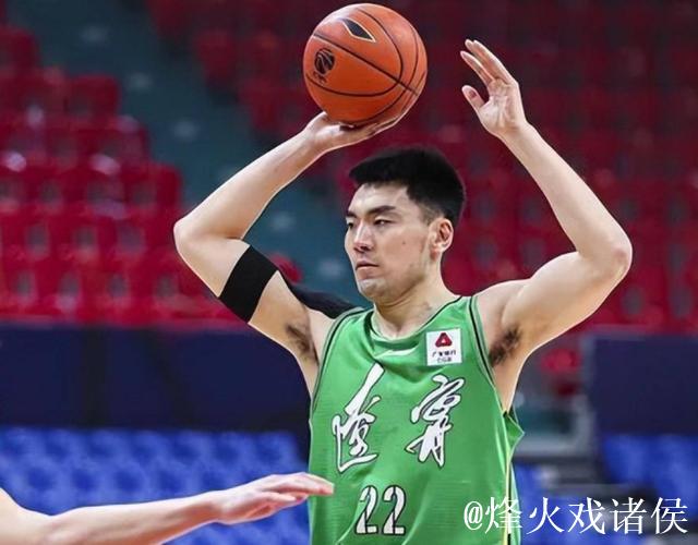 李晓旭迎来CBA生涯700场里程碑 身前只剩周鹏